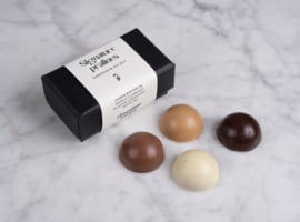 Signature pralines met gepersonaliseerde wikkel