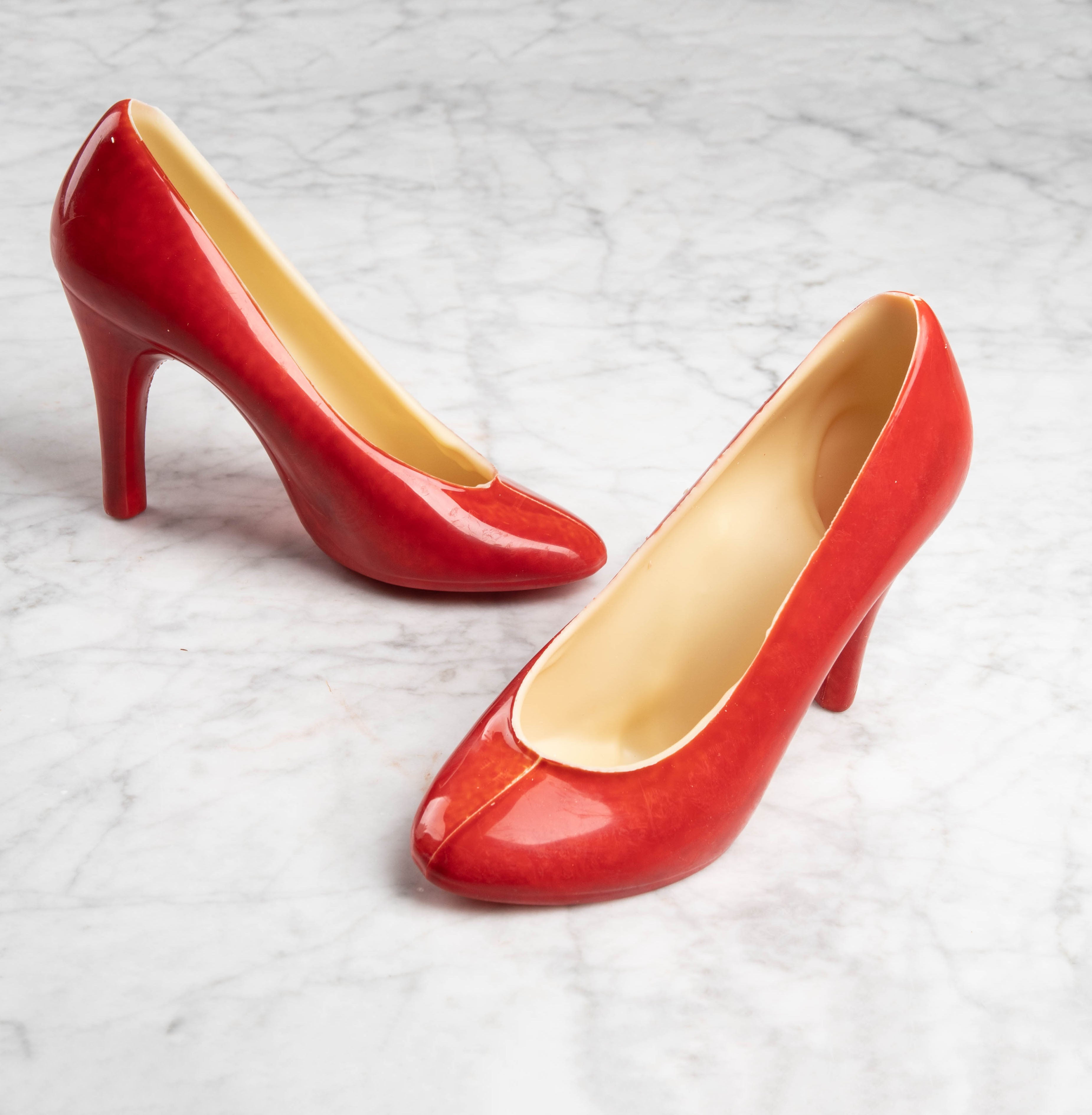 Pumps witte chocolade met rood