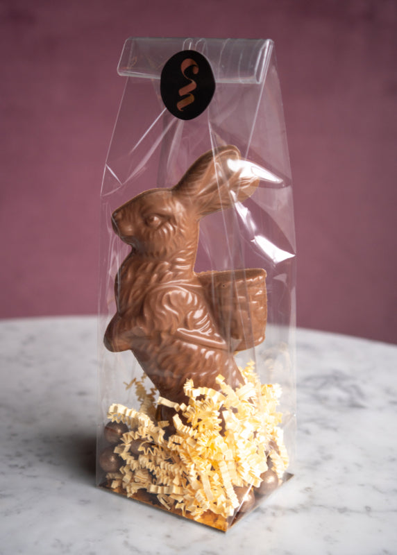 Easter bunny with pearls