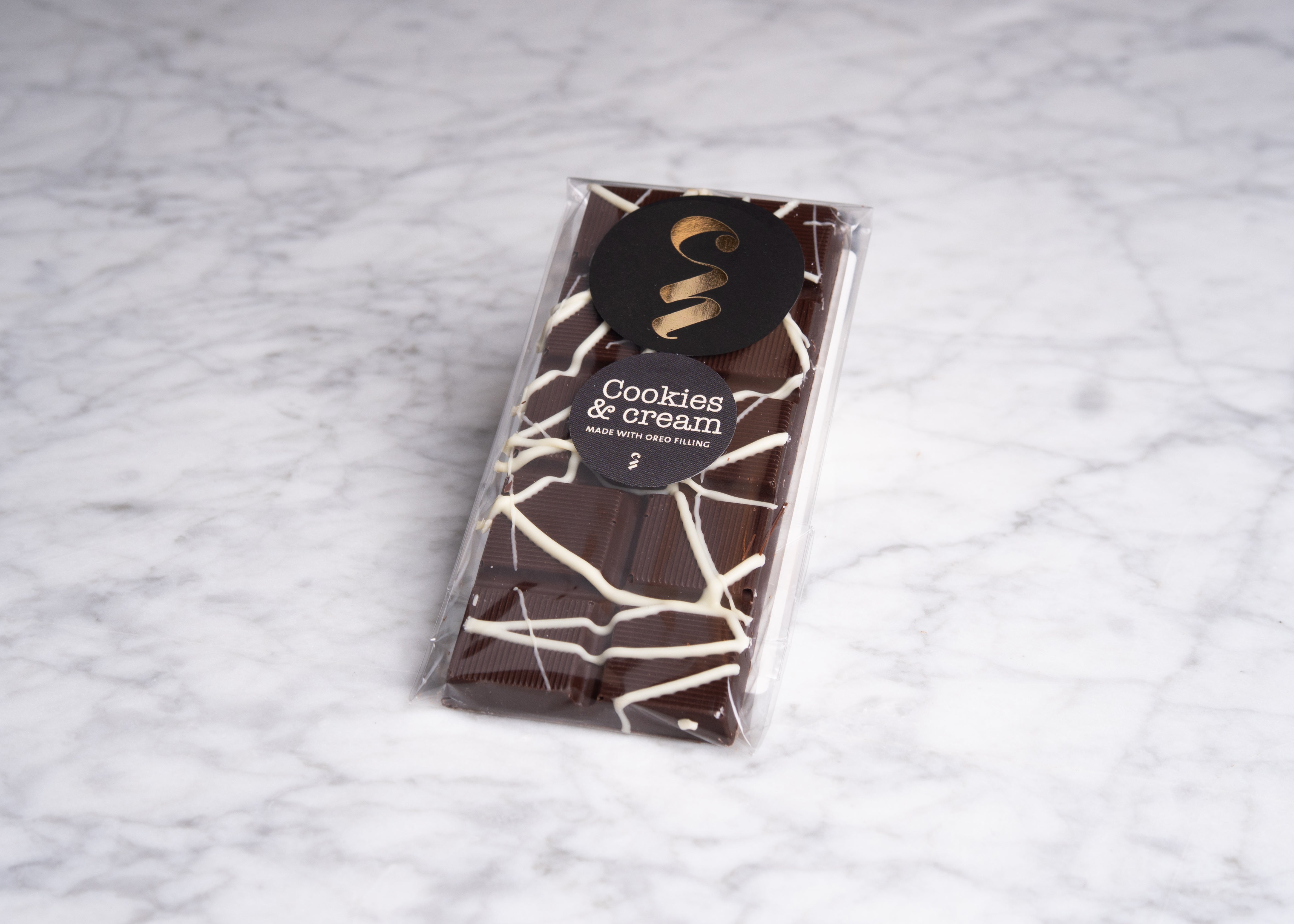 Gevulde chocoladereep: Cookies and Cream - pure chocolade