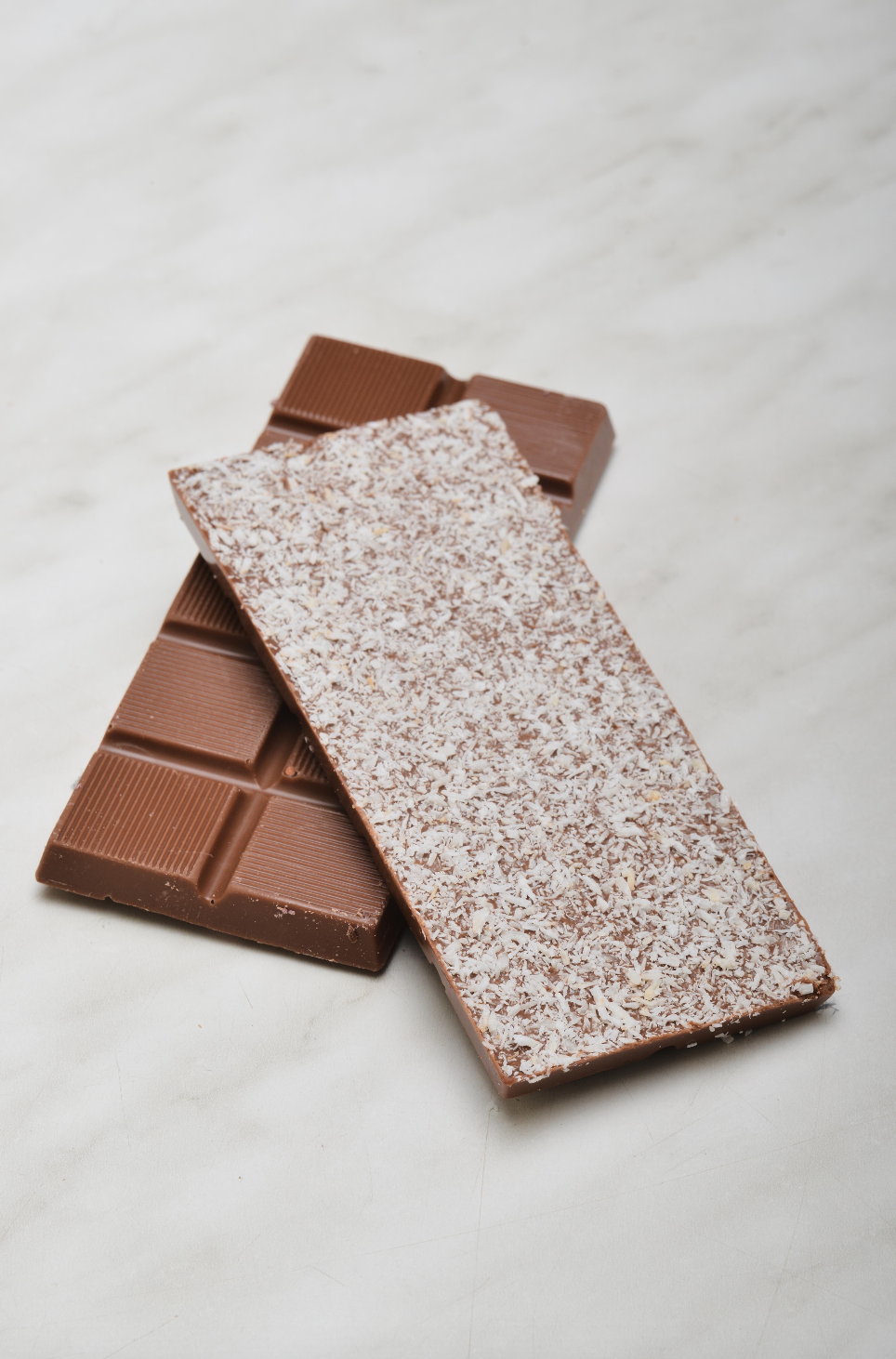 Chocoladereep met topping: kokos - melkchocolade 45g (uit collectie)