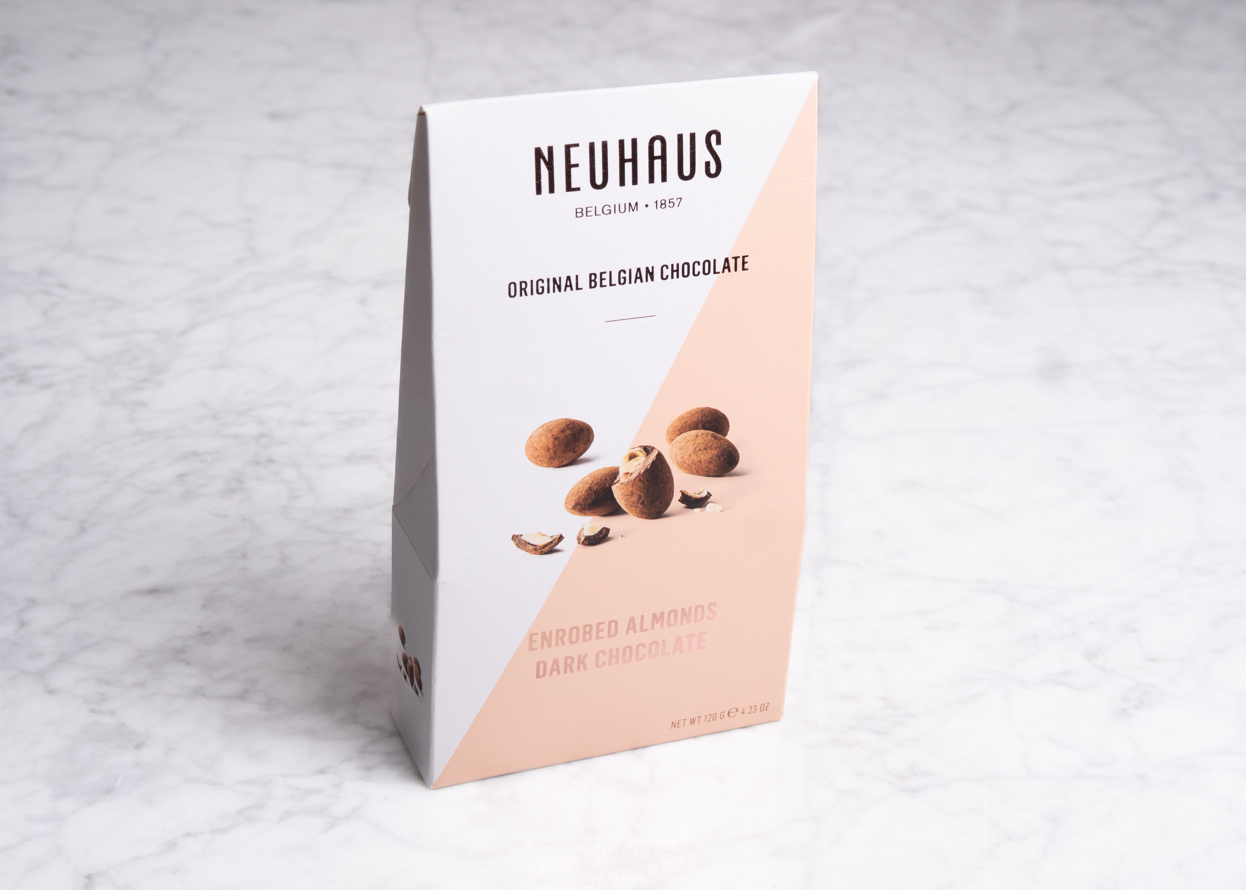 Chocolate Moments almonds 120g