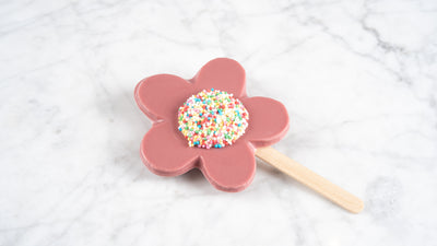 Bloemetje chocolade klein ruby op stokje